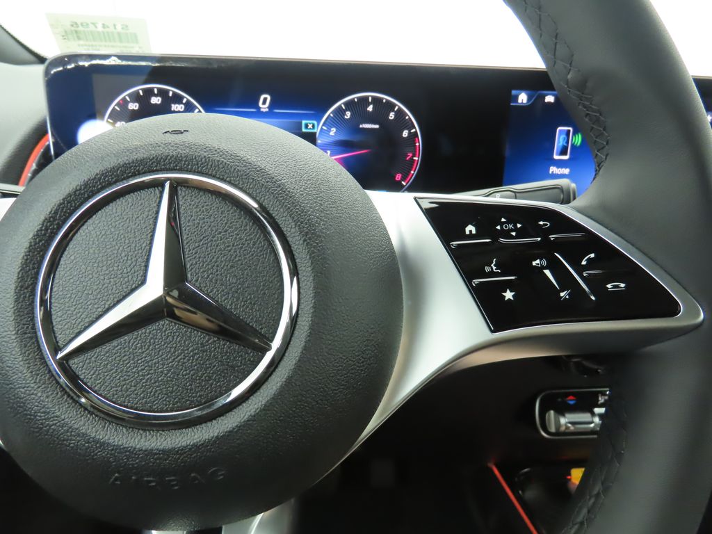 2025 Mercedes Benz GLB 250 photo 13