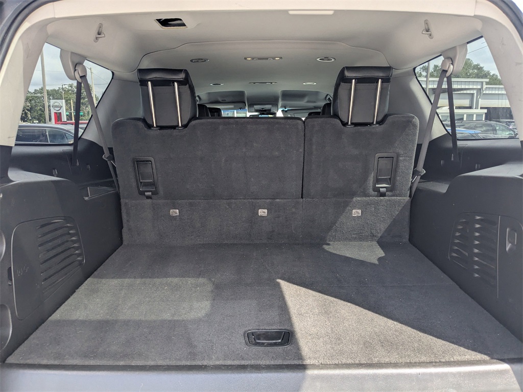 2020 Chevrolet Suburban LT photo 10