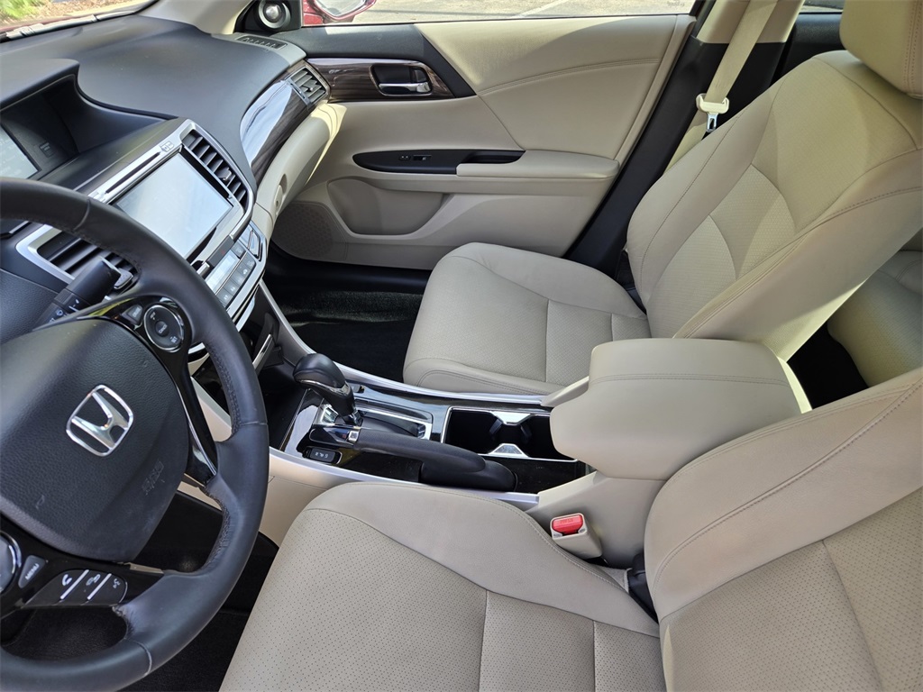 2016 Honda Accord EX-L photo 18