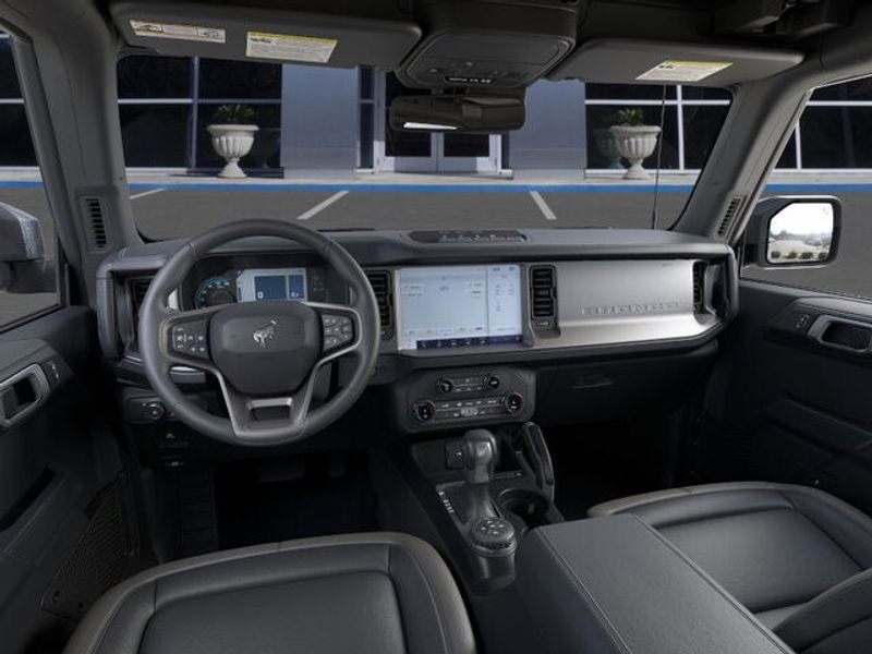 2025 Ford Bronco Outer Banks photo 9