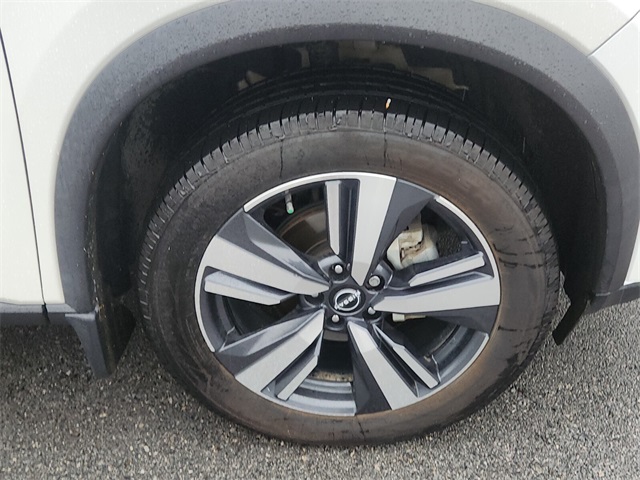 2023 Nissan Rogue SL photo 17