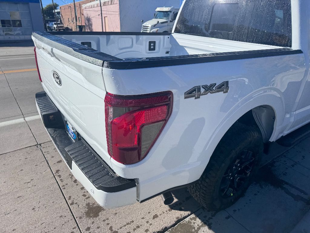 2025 Ford F-150 XLT photo 3