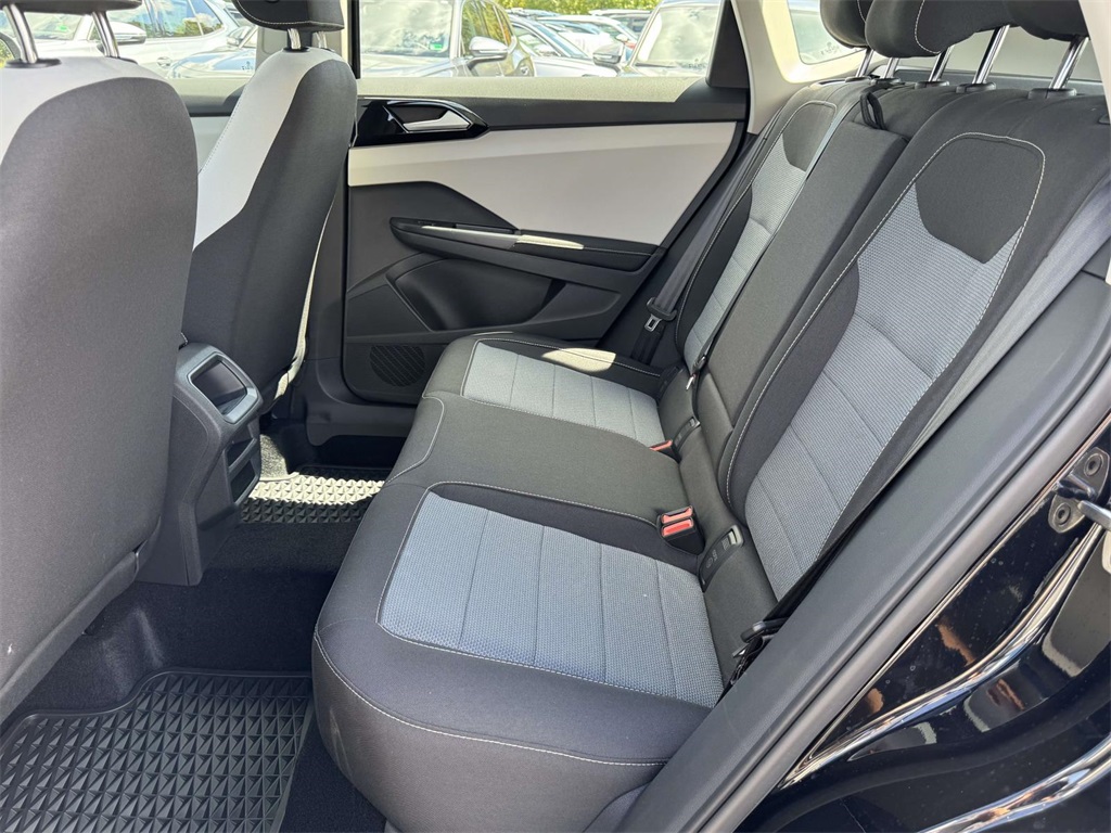 2025 Volkswagen Taos S photo 14