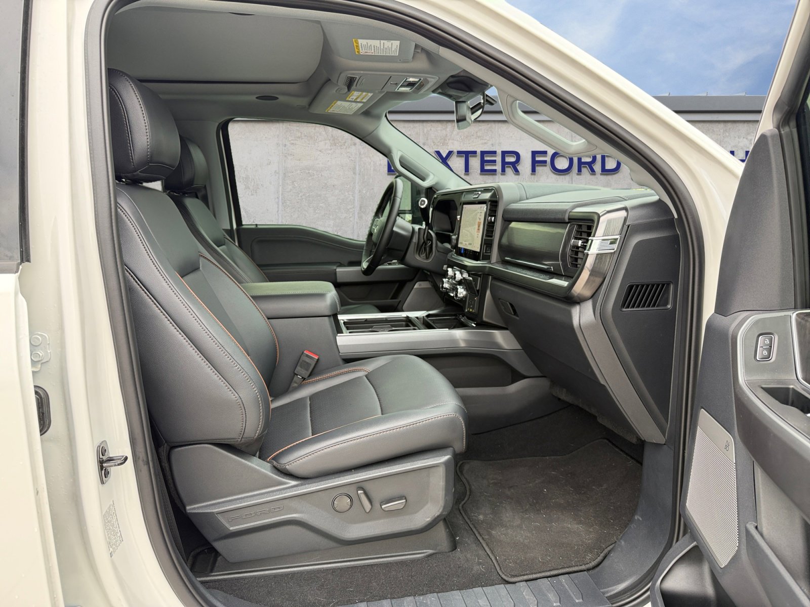 2025 Ford F-350 photo 5