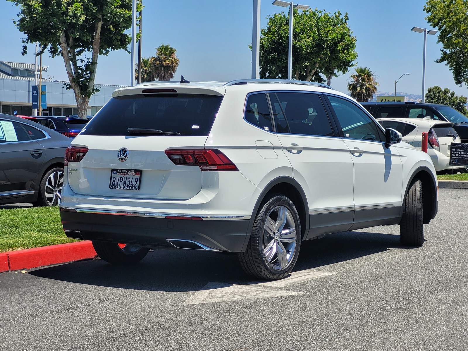 Image 4 of Pre-Owned 2021 Volkswagen Tiguan 2.0T SEL FWD 4D Sport Utility