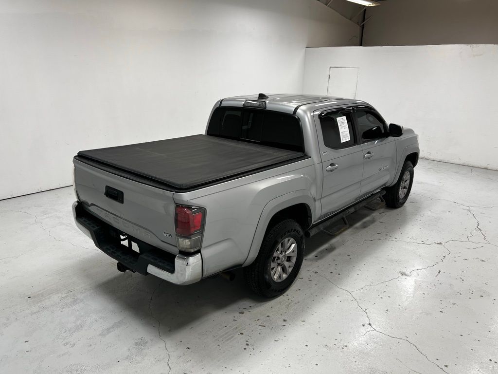 2018 Toyota Tacoma SR5 photo 2
