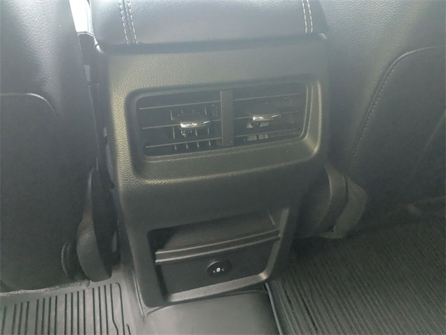 2023 Ford Edge ST photo 23