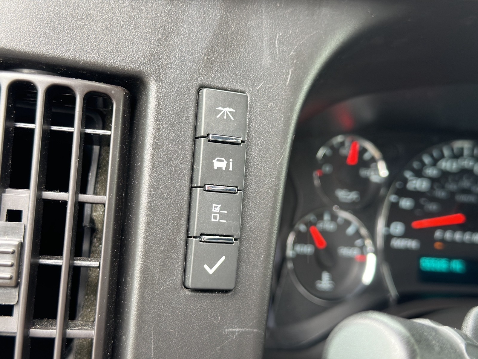 2023 Chevrolet Express Cargo Van photo 31