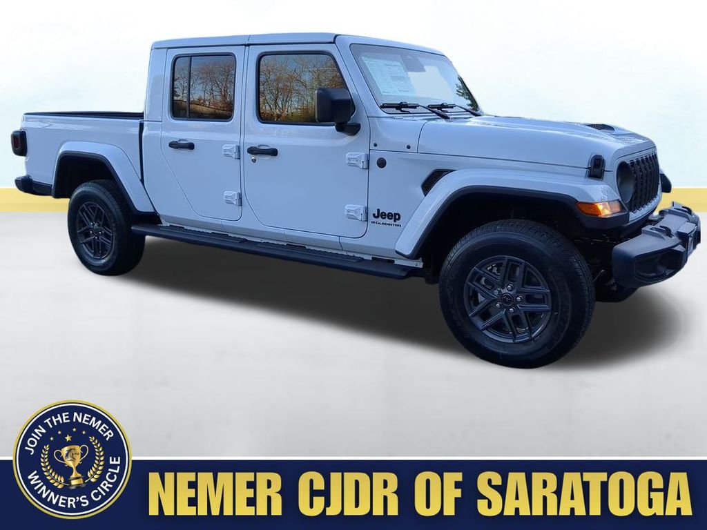 2026 Jeep Gladiator Sport S's photo