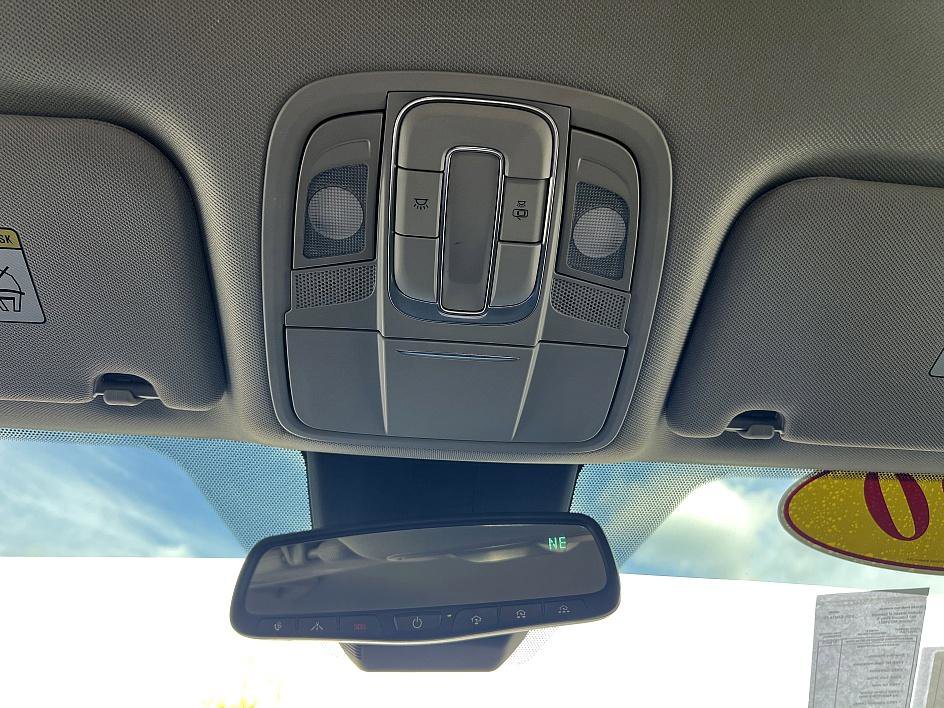 2020 Hyundai Santa Fe SEL photo 25