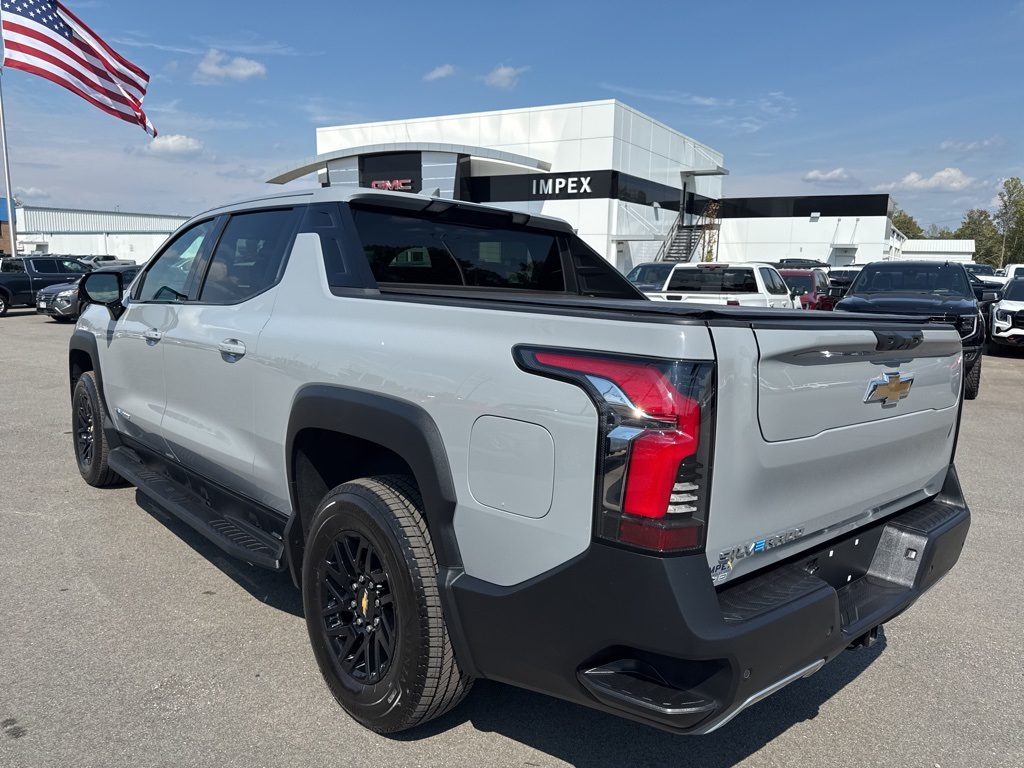 2025 Chevrolet Silverado EV LT photo 2