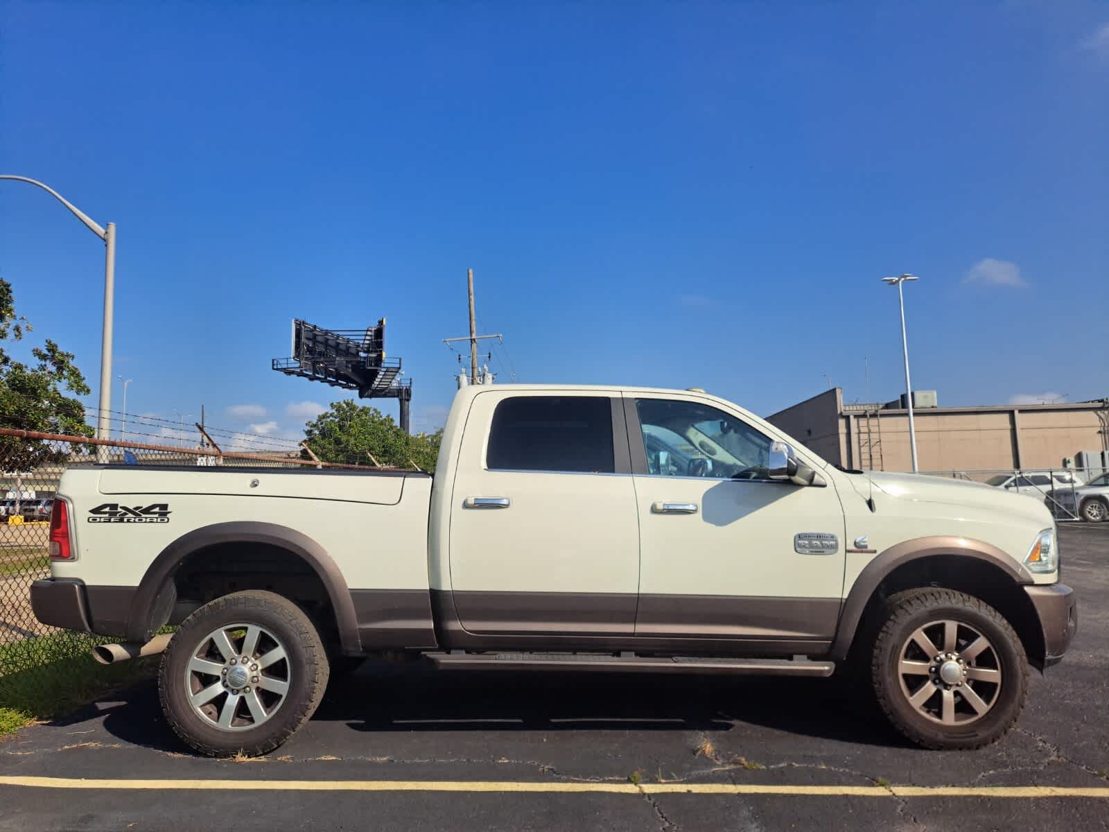 2018 Ram 2500 Longhorn photo 4