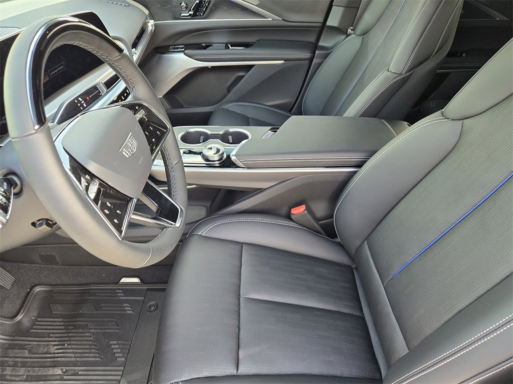 2025 Cadillac Lyriq Luxury photo 14