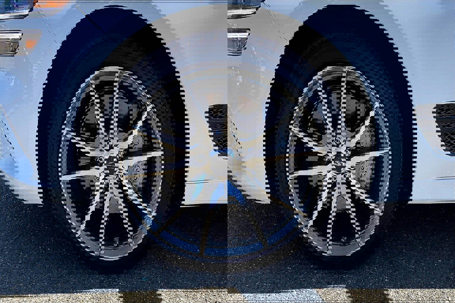 2025 Genesis G70 2.5T photo 8
