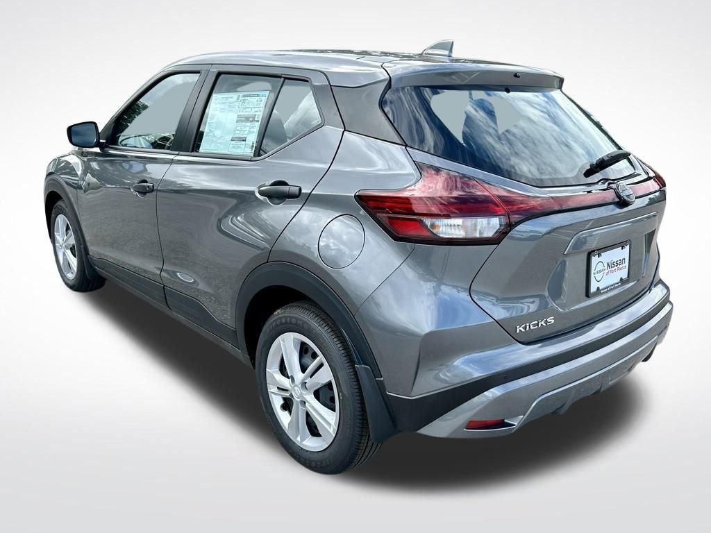 2024 Nissan Kicks S photo 4