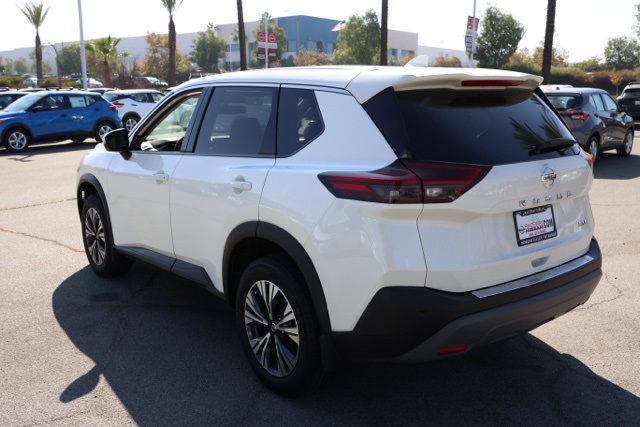 2021 Nissan Rogue SV photo 4
