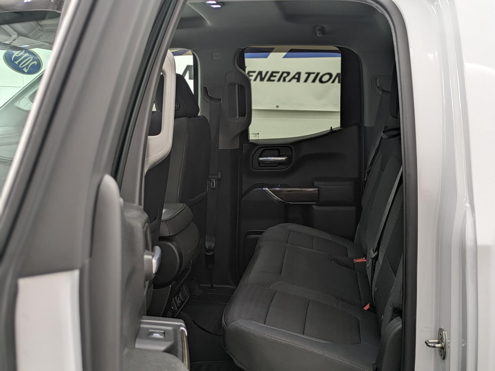 2019 Chevrolet Silverado 1500 RST photo 11