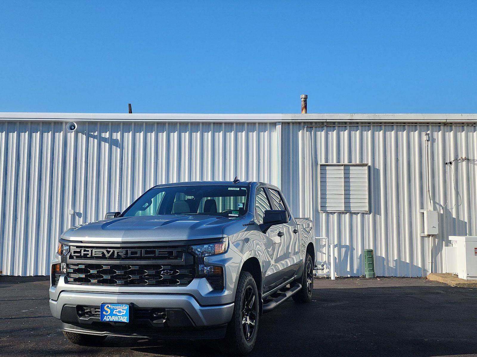 2026 Chevrolet Silverado Base's photo