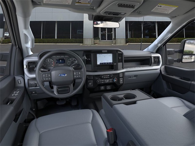 2025 Ford F-350 XL photo 7