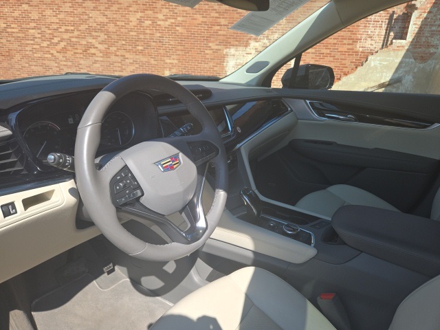2025 Cadillac XT6 Premium Luxury photo 7