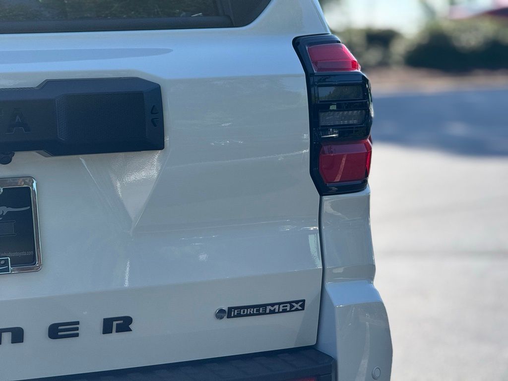 2025 Toyota 4Runner TRD Off-Road photo 9