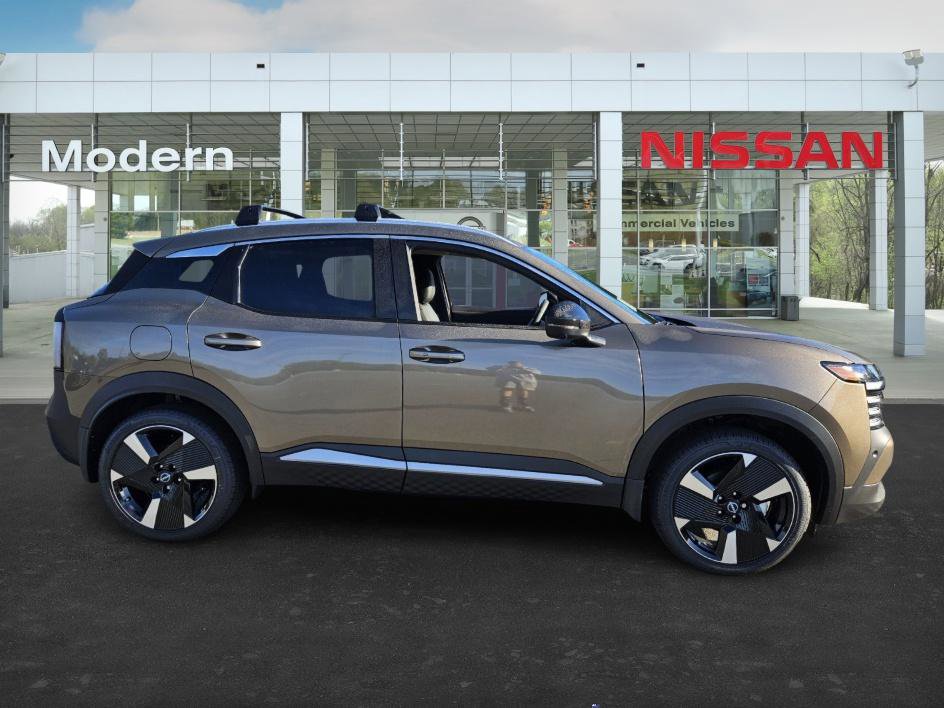 2026 Nissan Kicks SR photo 3