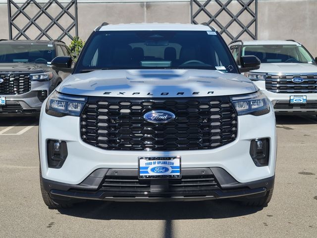2026 Ford Explorer ST-Line photo 4