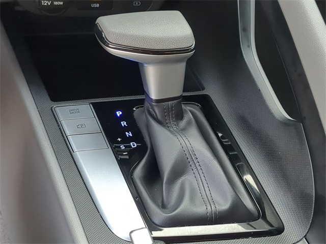 2024 Hyundai Elantra SEL photo 19