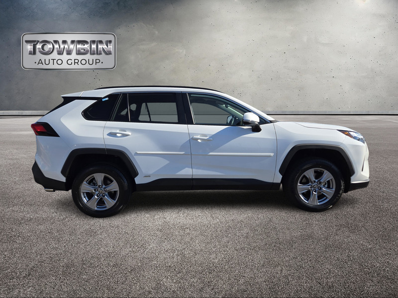 2023 Toyota RAV4 Hybrid LE photo 3