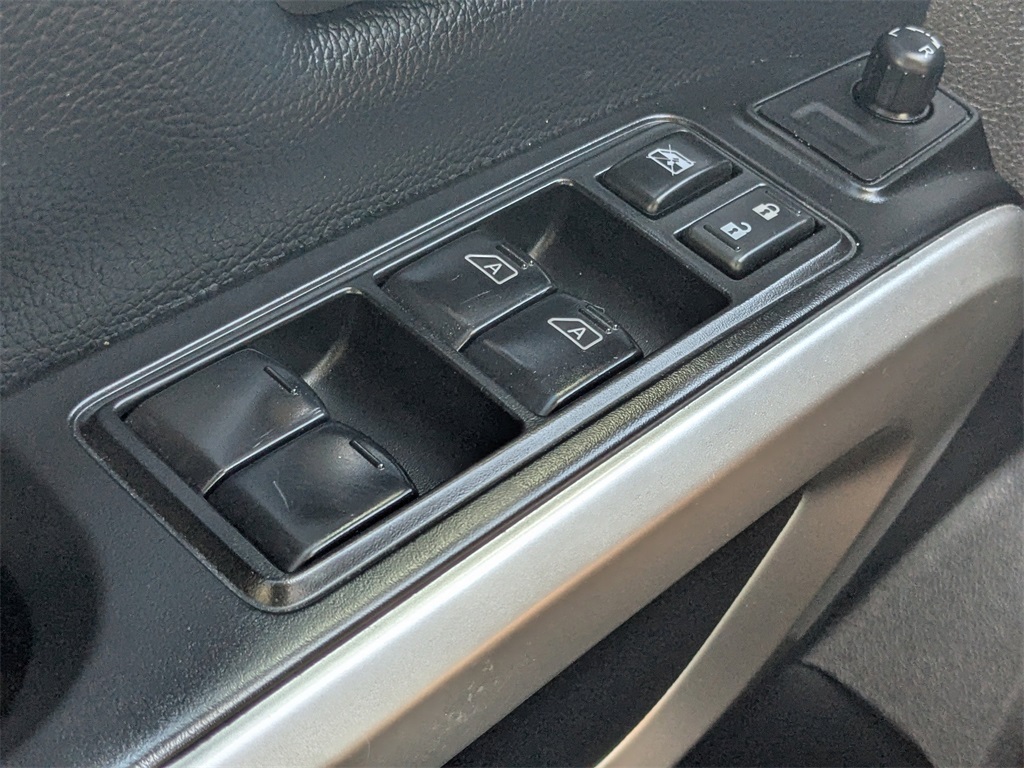 2024 Nissan Titan SV photo 20