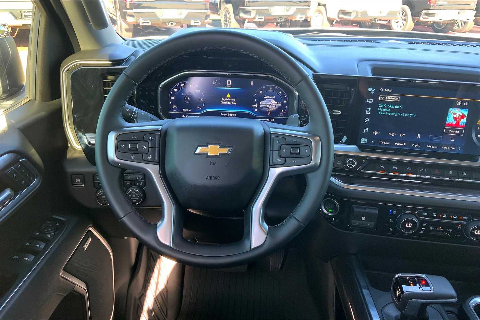 2025 Chevrolet Silverado 1500 LTZ photo 4