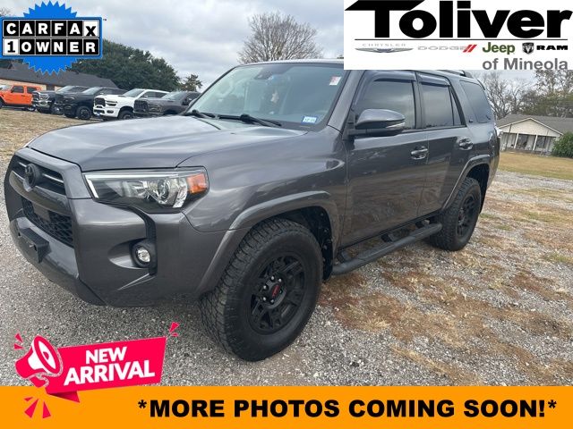 2022 Toyota 4Runner SR5 Premium's photo