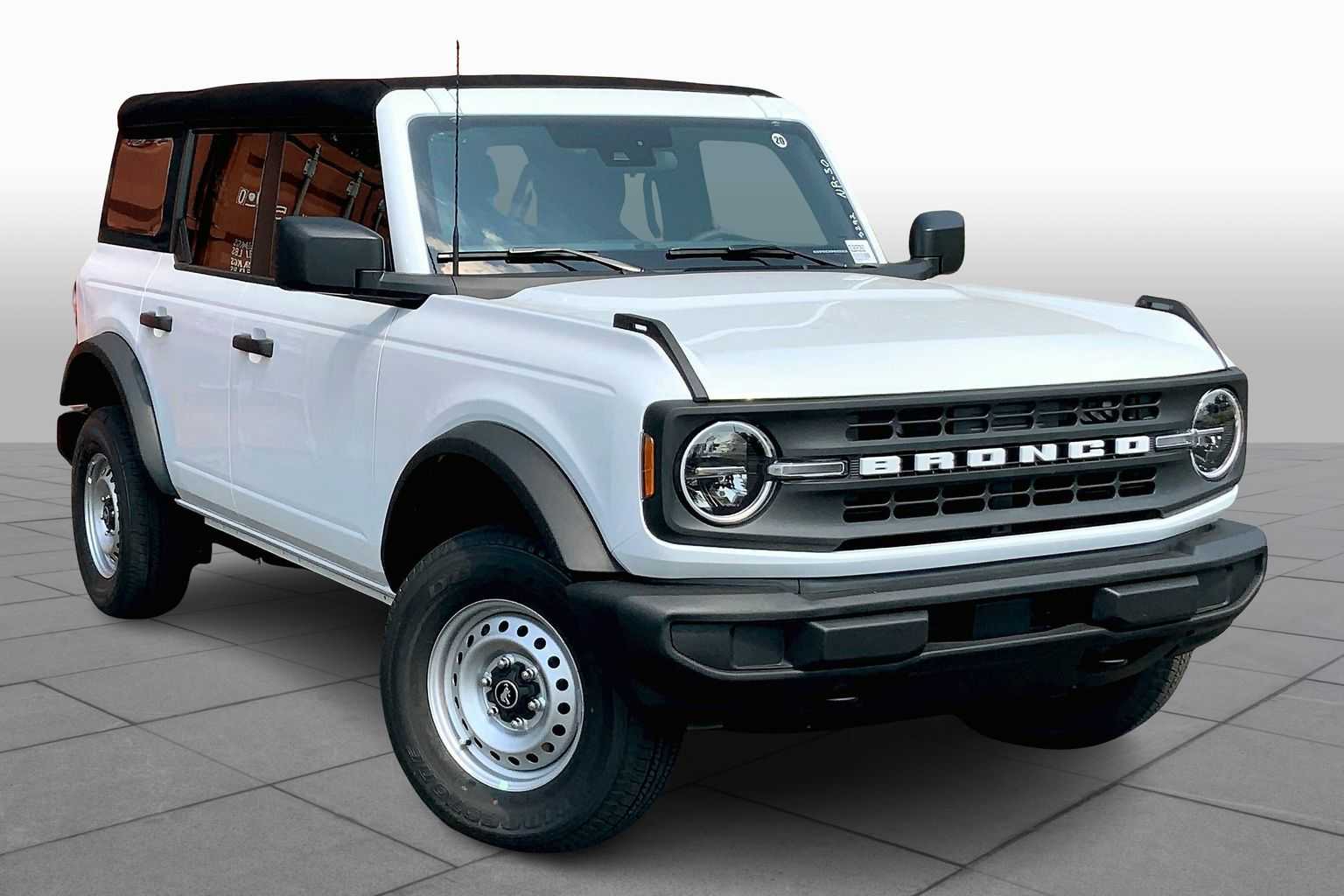 2025 Ford Bronco Base photo 2