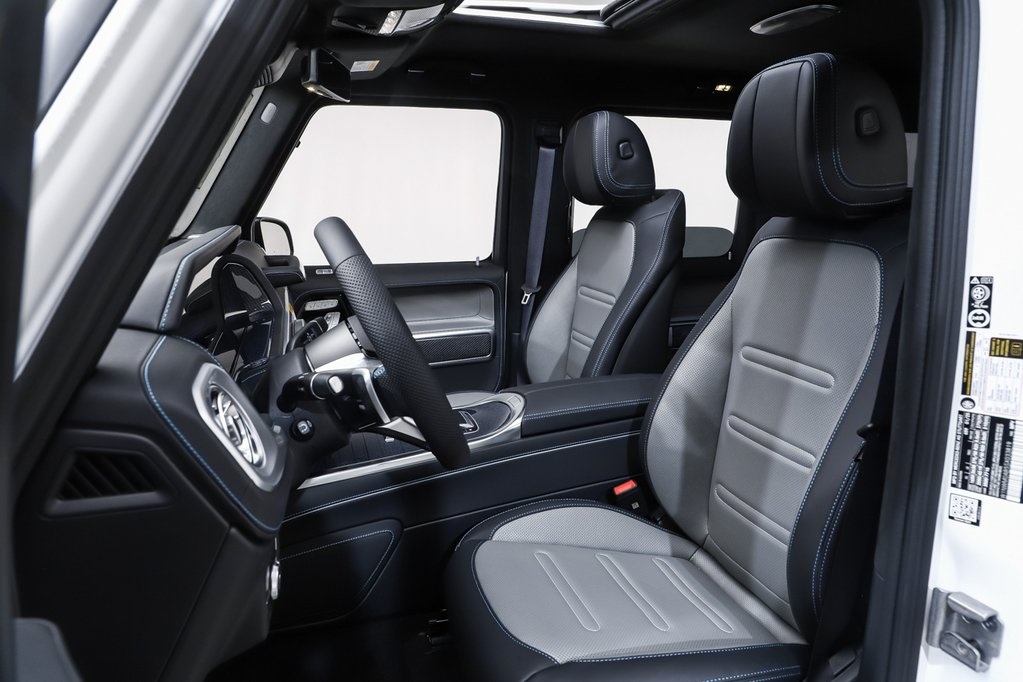 2025 Mercedes Benz G photo 8