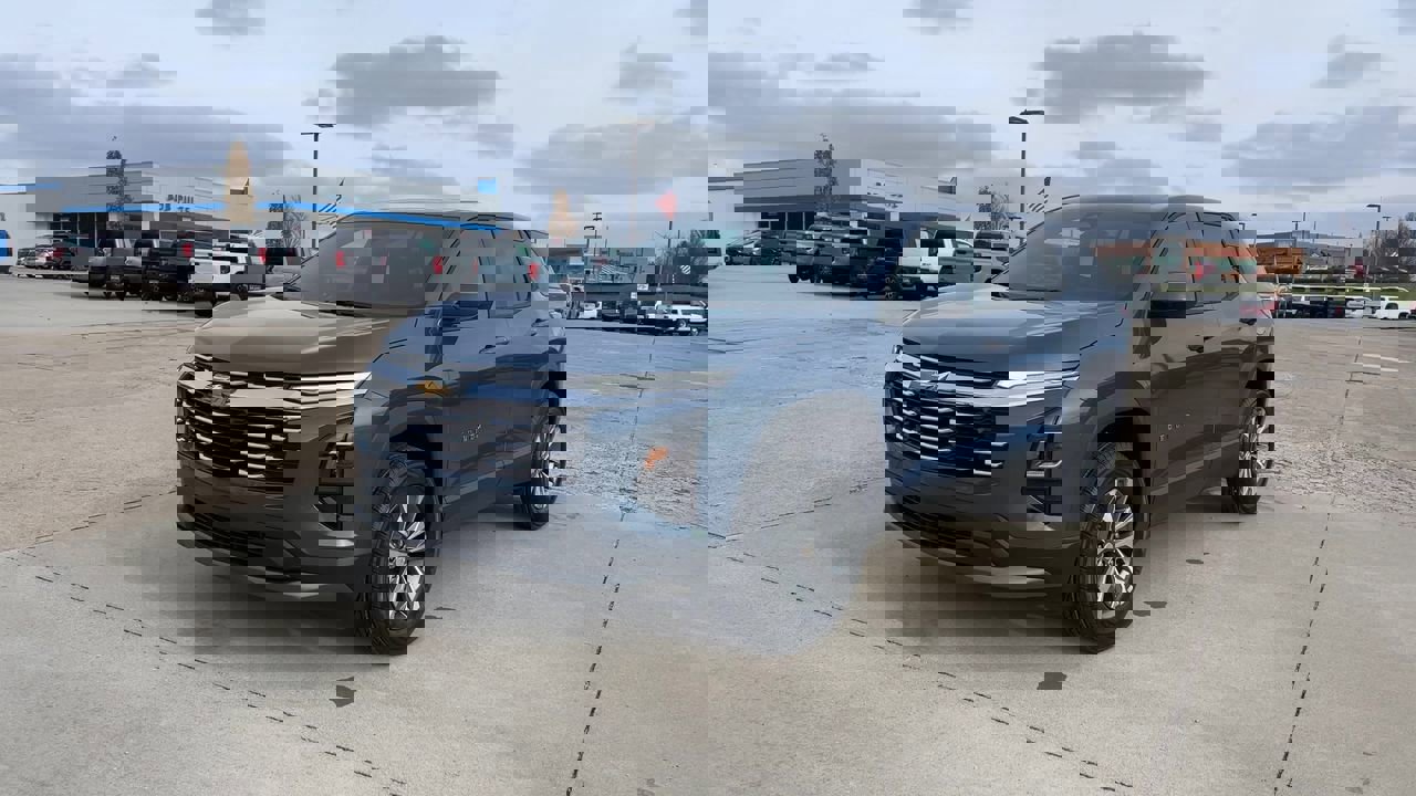 2026 Chevrolet Equinox LT photo 3