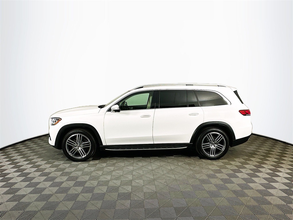 2023 Mercedes Benz GLS 450 4MATIC photo 4
