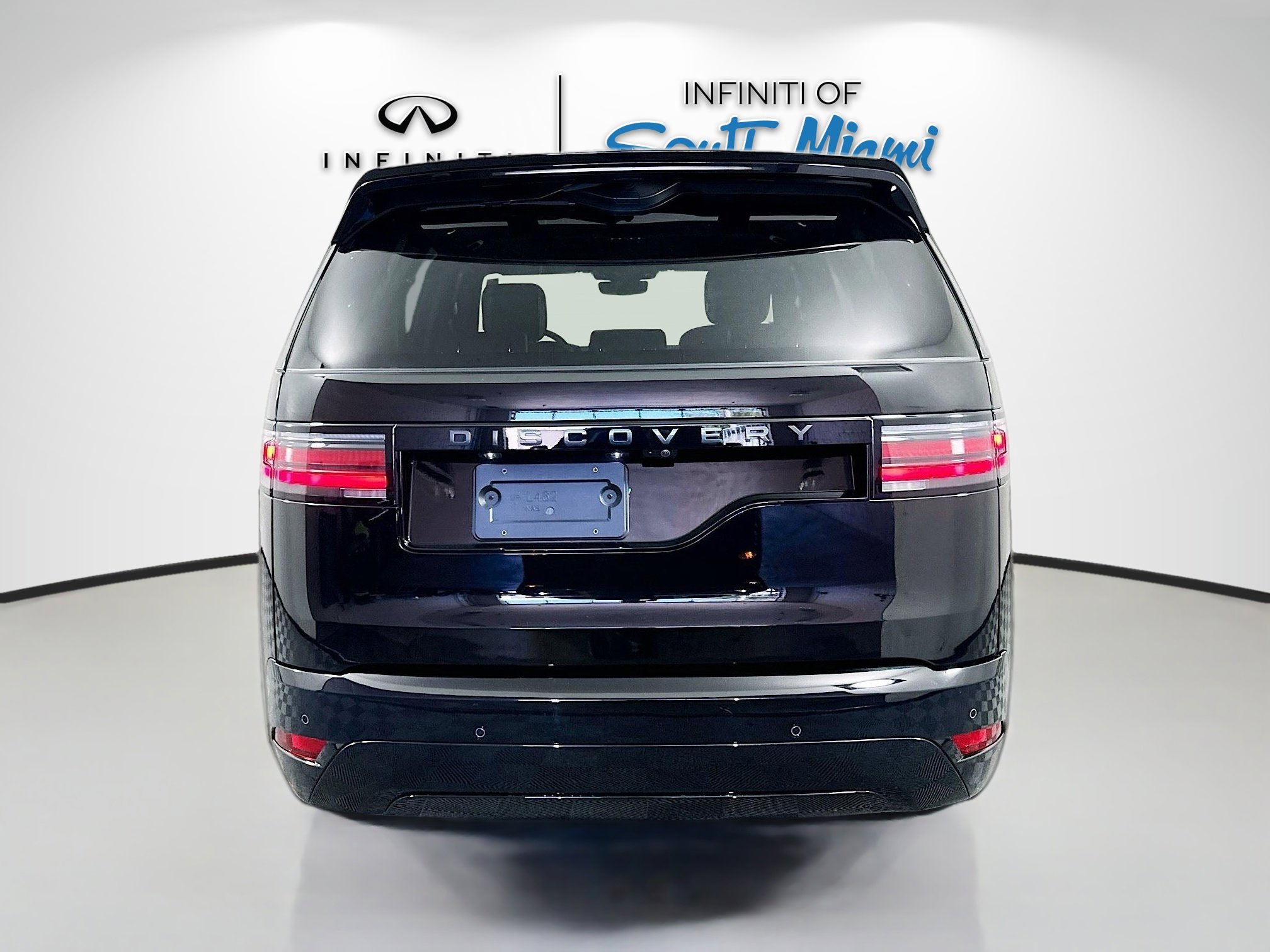 2024 Land Rover Discovery SE photo 3