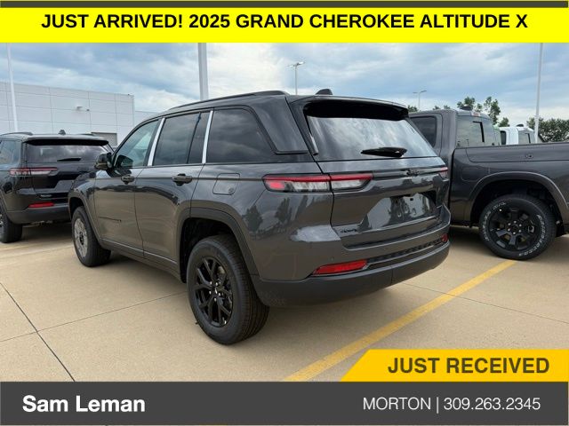 2025 Jeep Grand Cherokee Altitude X photo 4