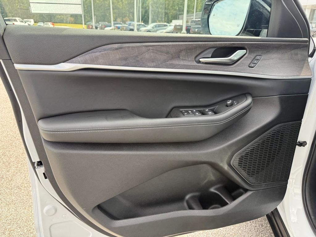 2025 Jeep Grand Cherokee Limited photo 10
