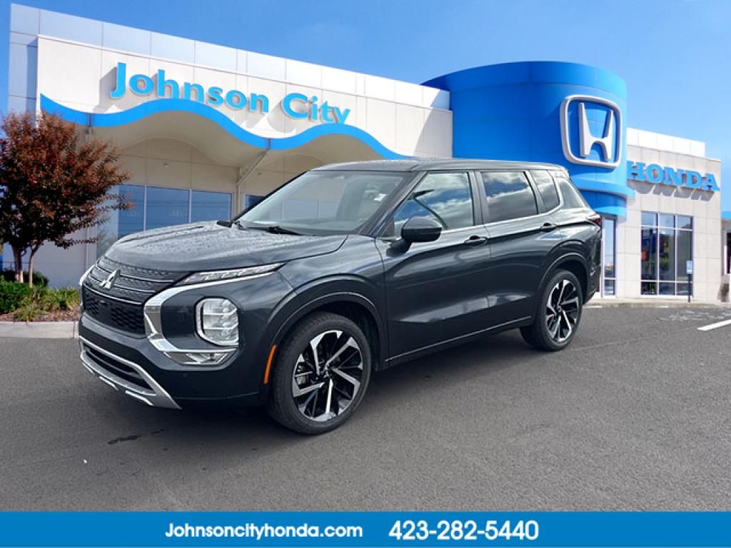 2024 Mitsubishi Outlander SE's photo