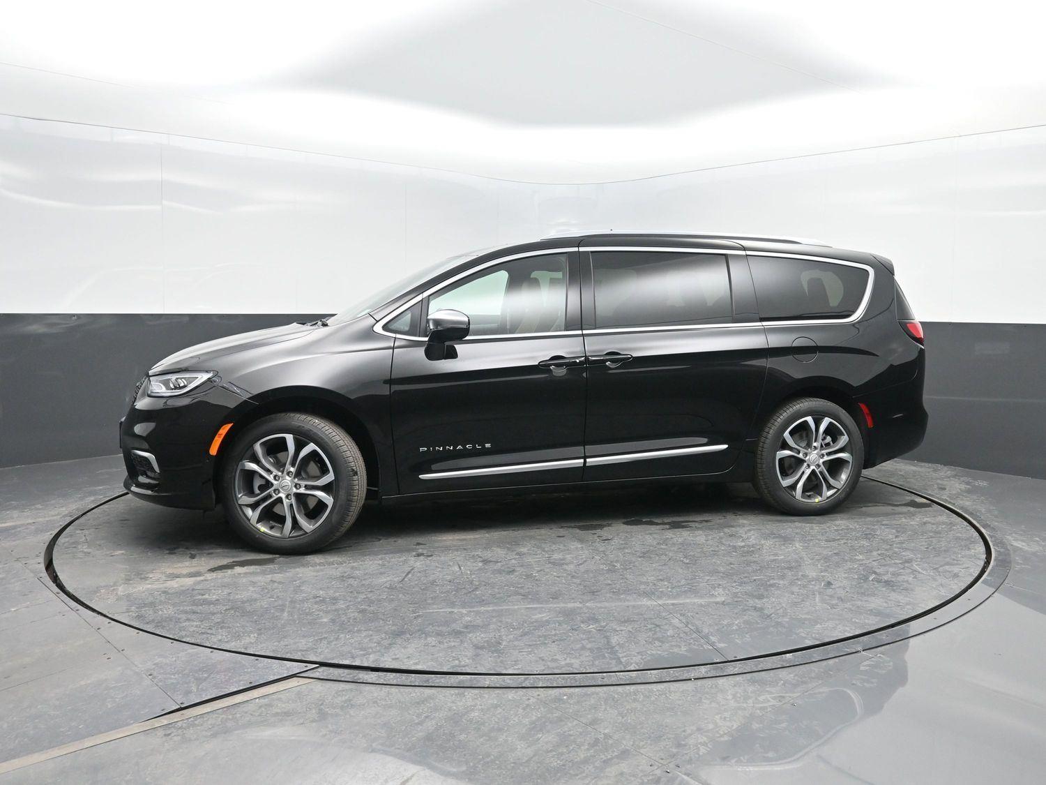 2026 Chrysler Pacifica Pinnacle's photo