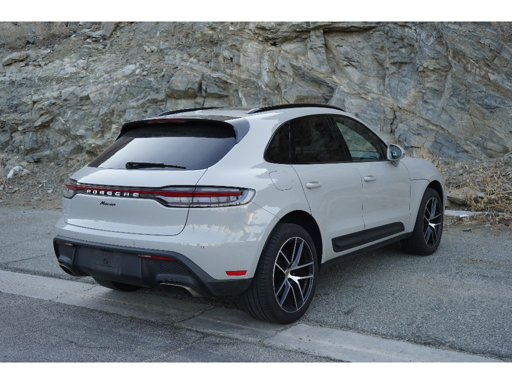 2022 Porsche Macan Base photo 9