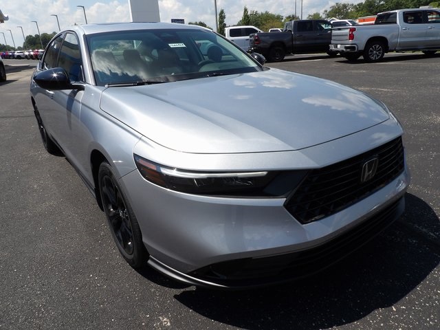 2025 Honda Accord SE's photo