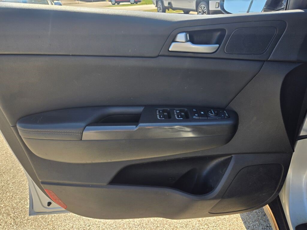 2020 Kia Sportage S photo 19