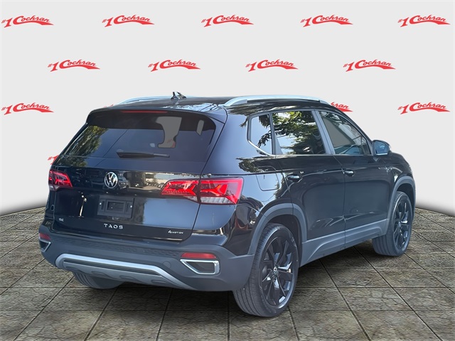 2022 Volkswagen Taos SE photo 2