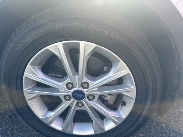 2017 Ford Escape SE photo 4