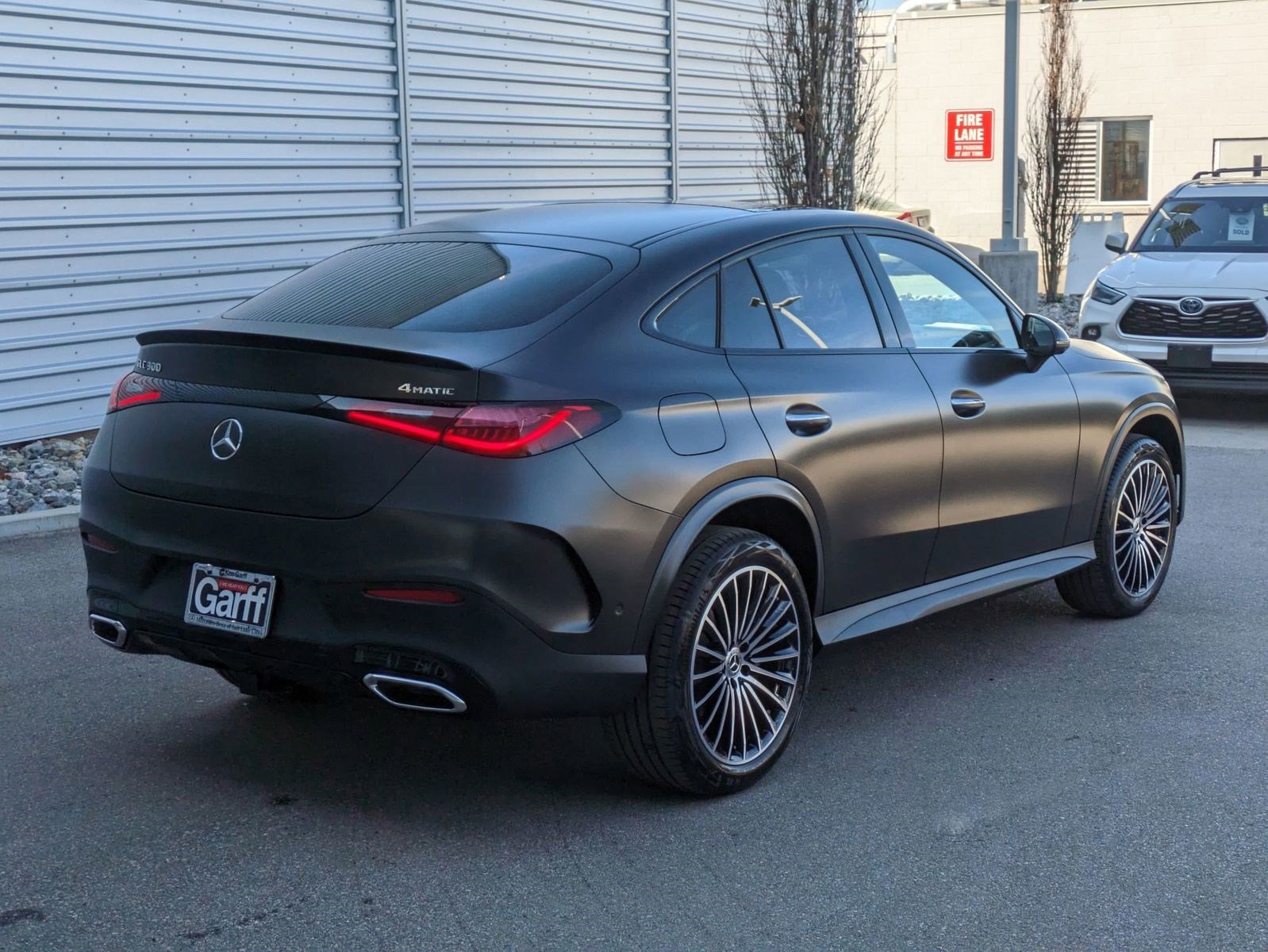 2025 Mercedes Benz GLC 300 4MATIC photo 3