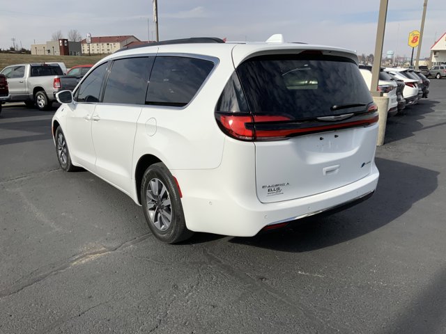 2022 Chrysler Pacifica Hybrid Touring L photo 3