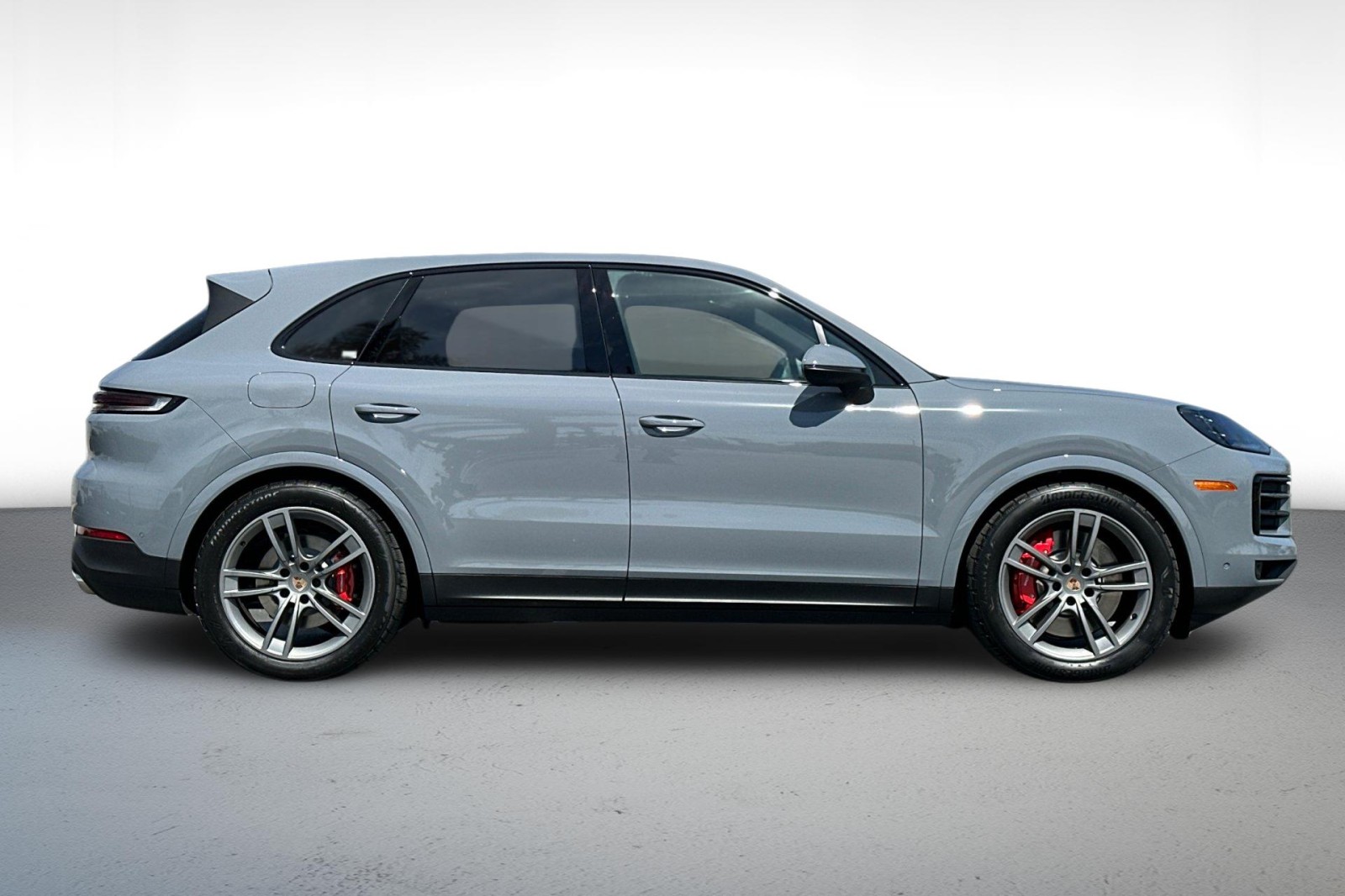 2026 Porsche Cayenne S photo 10