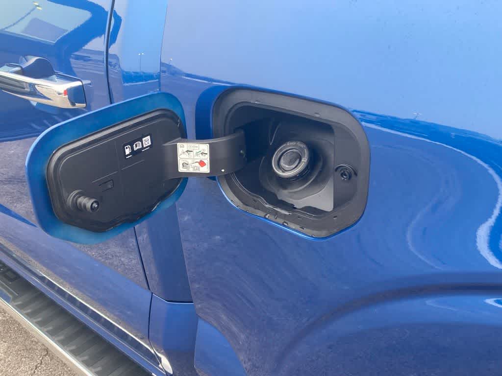 2025 Ford F-150 XLT photo 16